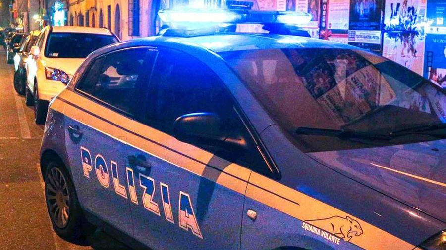 Cecina, trovata morta a 49 anni: la polizia indaga sulle cause