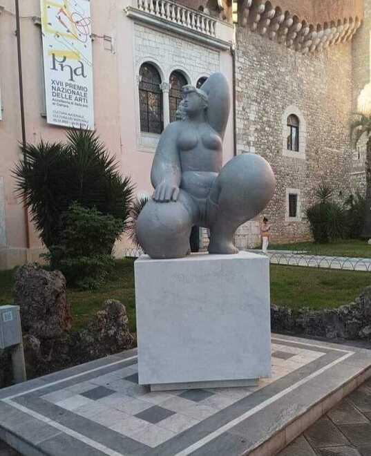 Carrara, la Venere apuana piace alle gente: «Bellissima», «Non è mica oscena»