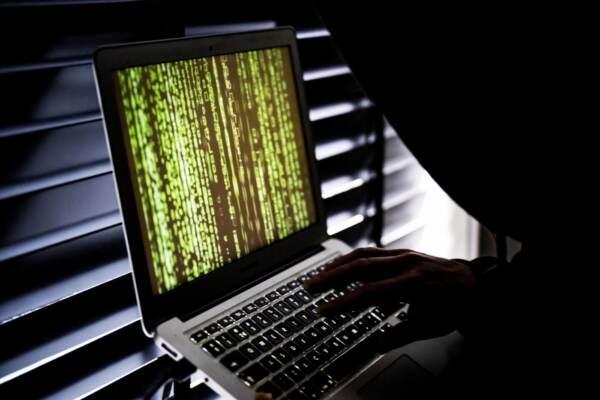 Modena, gli hacker hanno pubblicato online i primi documenti rubati all’Ausl: ci sono anche dati dei pazienti