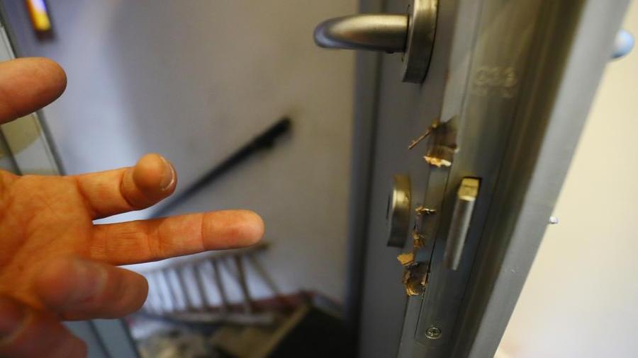 Maranello, ladri in via Mediterraneo: «Casa a soqquadro, ma poco bottino»