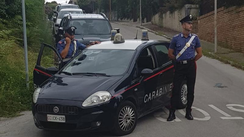 Vernio, giovane tenta di investire i carabinieri e finisce in manette