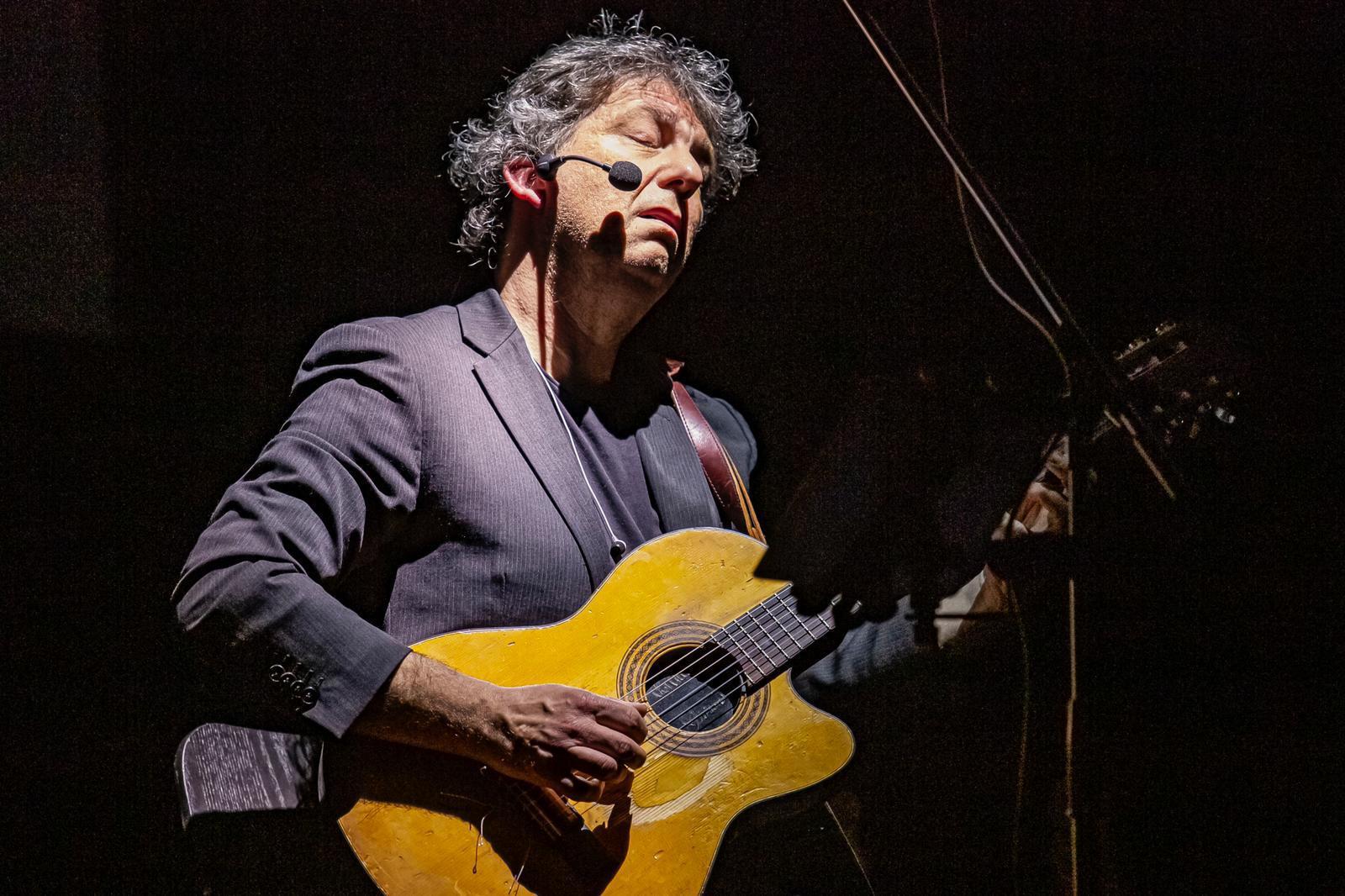 Livorno, la chitarra di Meme Lucarelli alla Cucina Elementare