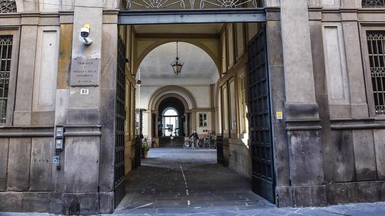 Nella foto il tribunale di Lucca