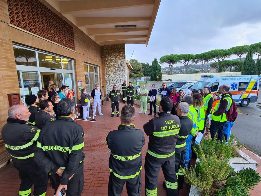 Livorno, c’è un incendio: anziani tutti fuori.  Ma è un’esercitazione