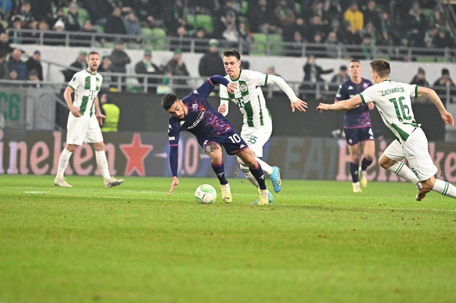 Fiorentina, è 1-1: si va agli ottavi. Ma lo stop di Gonzalez è la peggiore novità dall’Ungheria