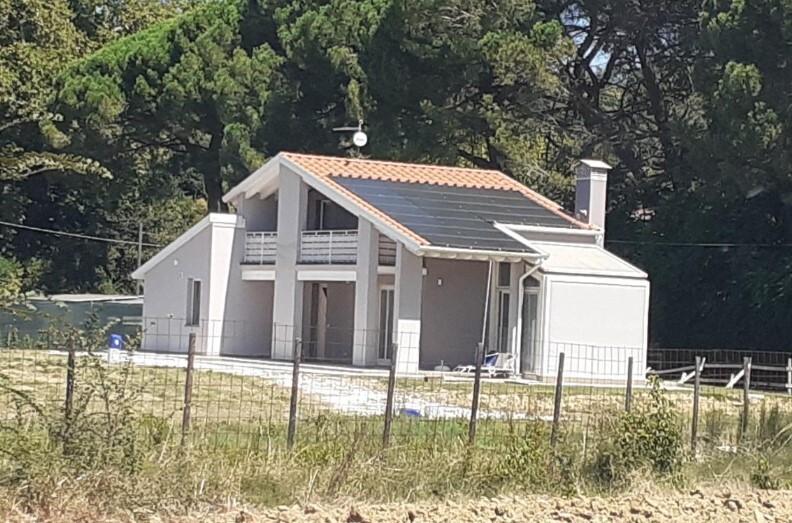 Ponsacco, colpo di scena sulla casa da demolire: il Tar sospende l'abbattimento
