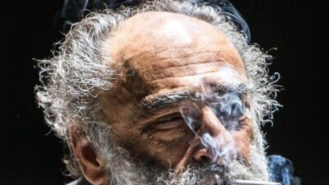 Ferrara, “La coscienza di Zeno” all’Abbado: in scena Haber e il suo mal di vivere