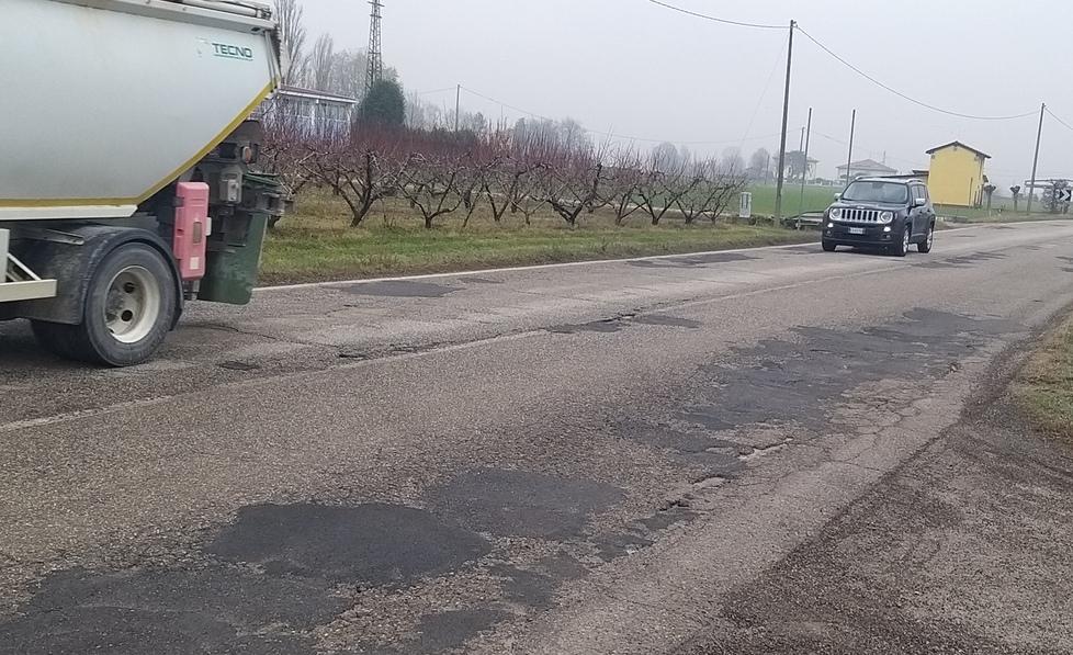 Terre del Reno, l’affondo del sindaco sulla via Statale: «È una strada da terzo mondo»