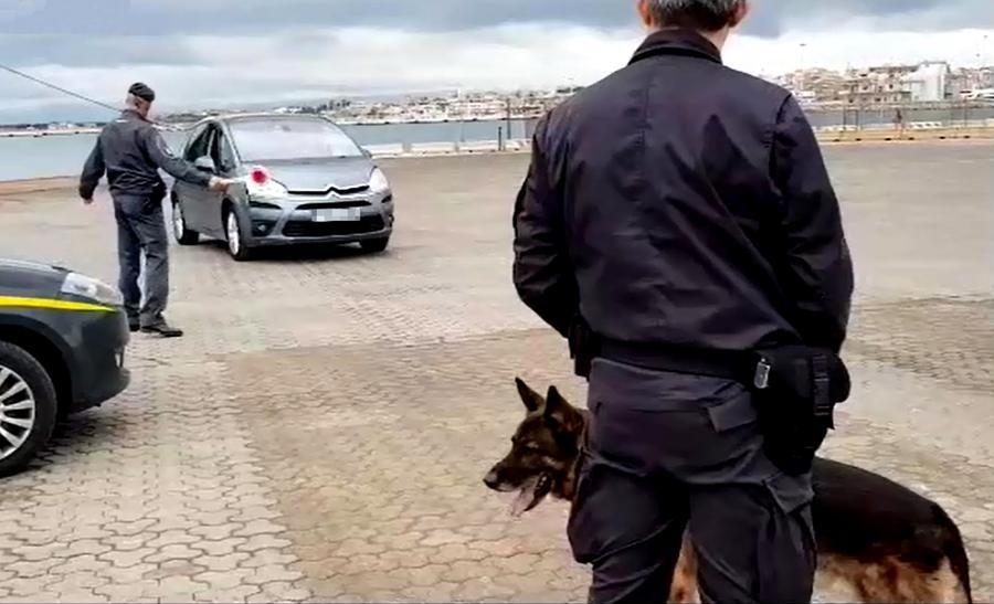 Venti ovuli di cocaina in corpo: arrestato al porto di Olbia un 25enne nigeriano