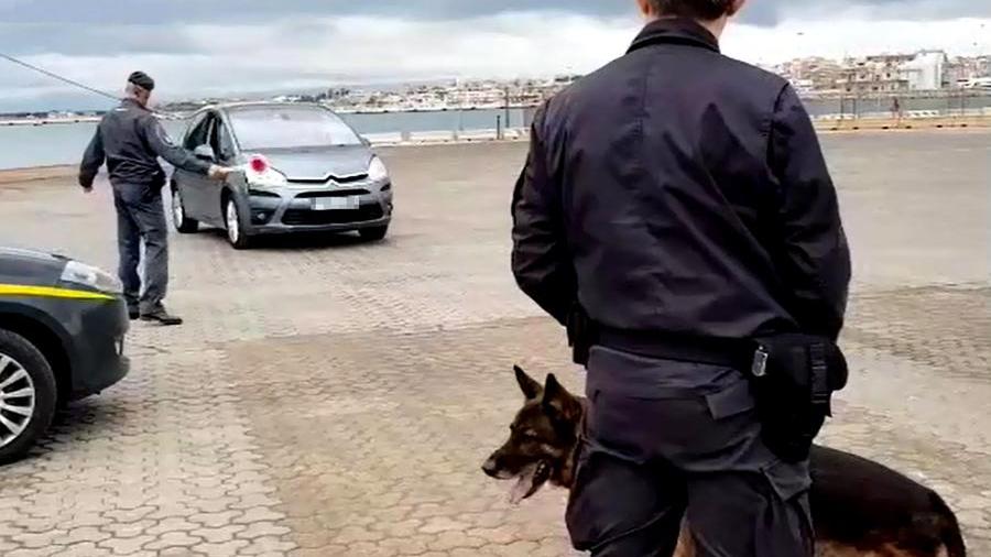 Venti ovuli di cocaina in corpo: arrestato al porto di Olbia un 25enne nigeriano