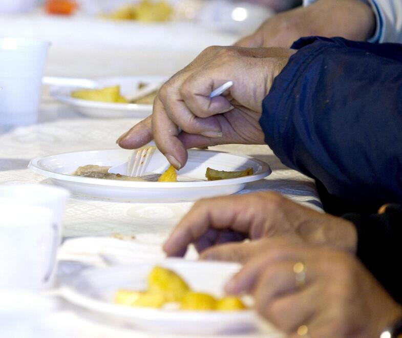 Non solo alle feste ricordiamoci di essere umani