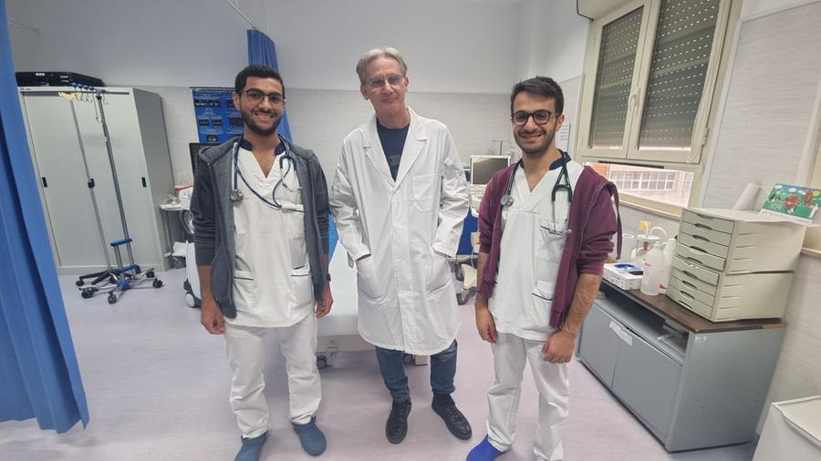 
	Il primario Francesco Dettori (al centro) con due dei nuovi cardiologi

