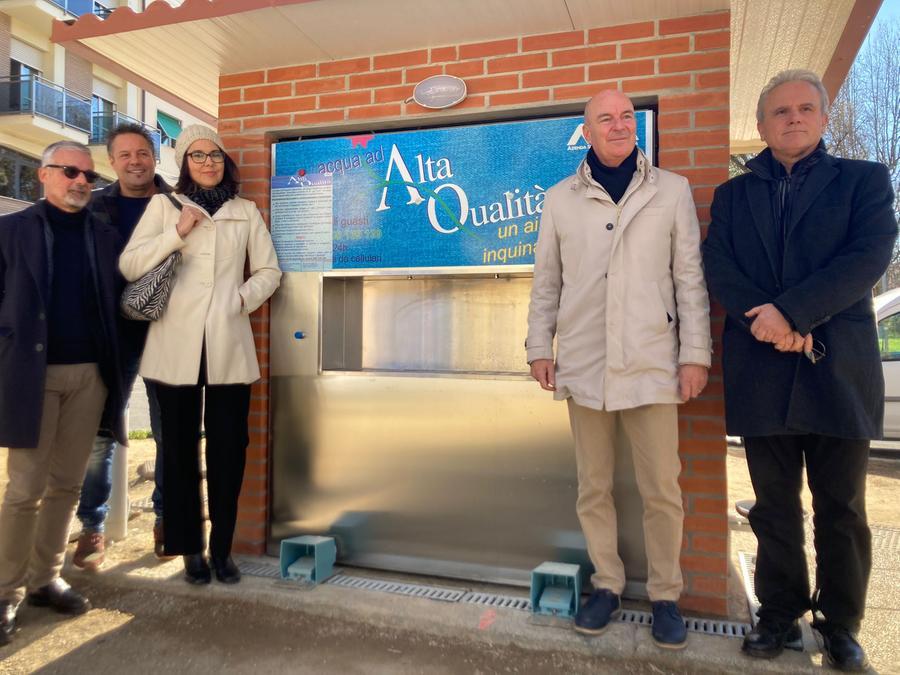 Livorno, inaugurata la fontanella dell’acqua in piazza Mazzini