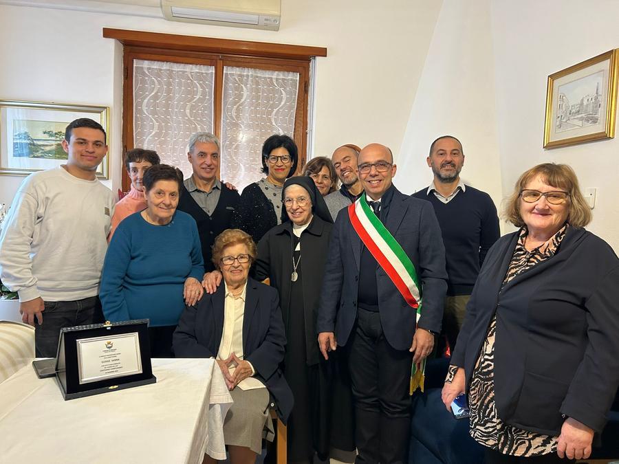 
	La festa per i 100 anni di Eudige Sanna

