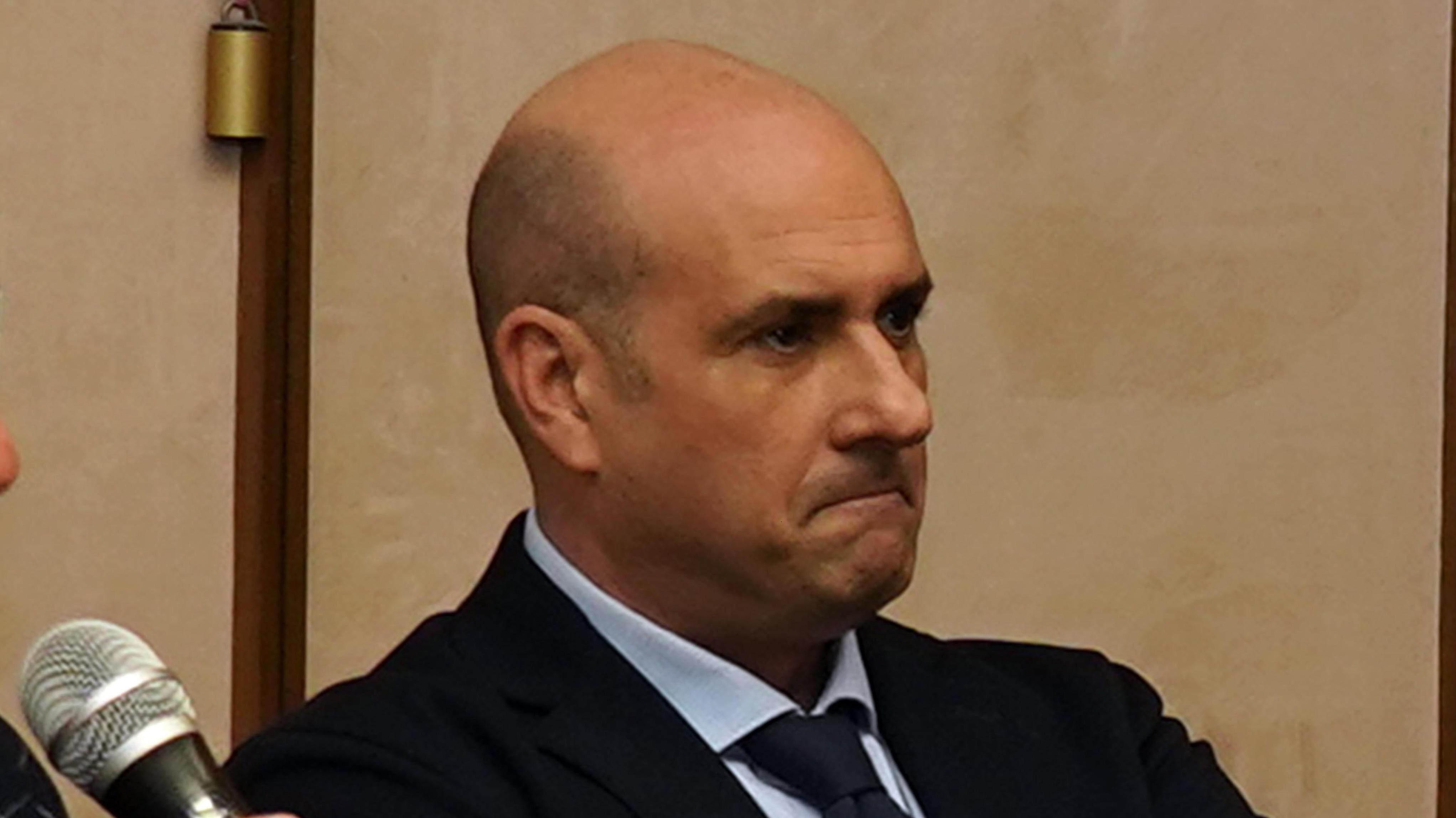 L'assessore al commercio Rocco Garufo al convegno al Tirreno (foto Franco Silvi)