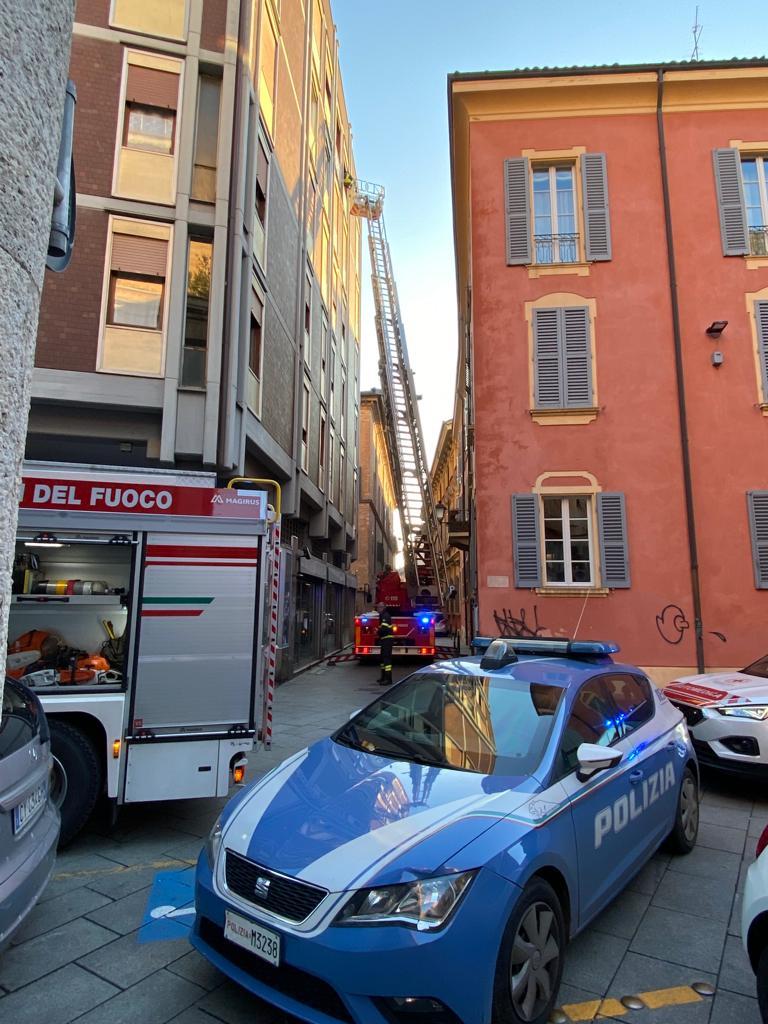 Non risponde alla colf da due giorni Anziana trovata morta in casa