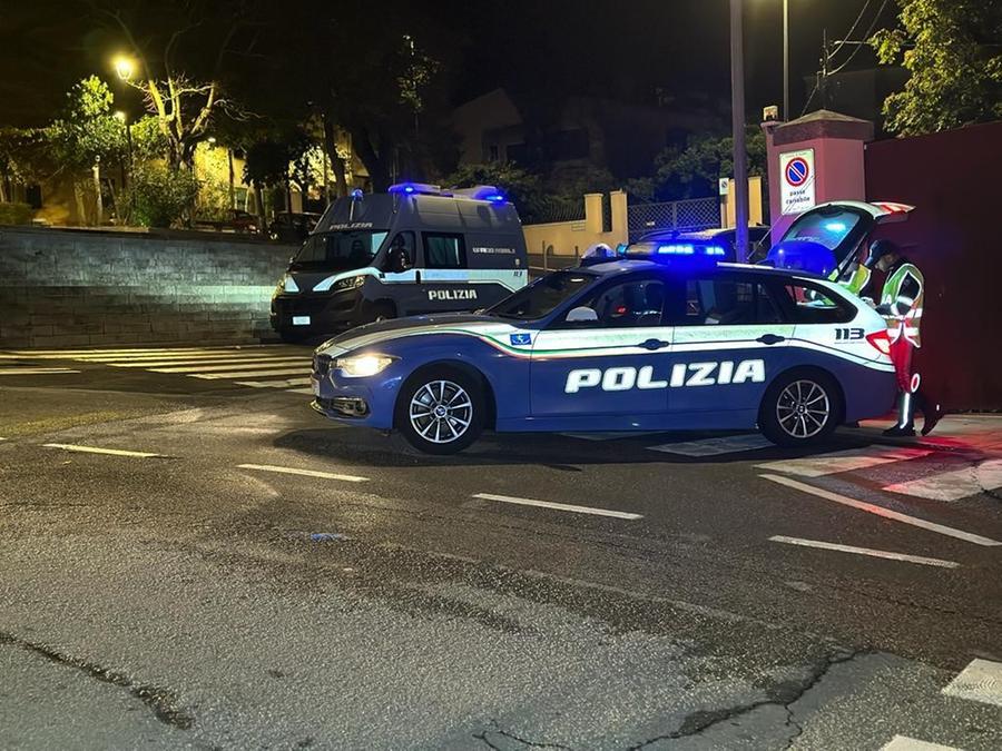 Nuoro, dopo la lite in un bar colpisce il rivale con un pugno e scappa