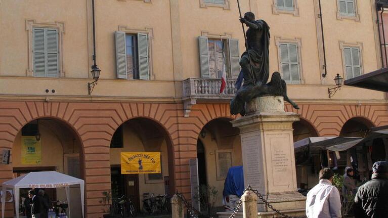 La sindaca di Guastalla sulla crisi del centro storico: «Subito un tavolo coi commercianti»