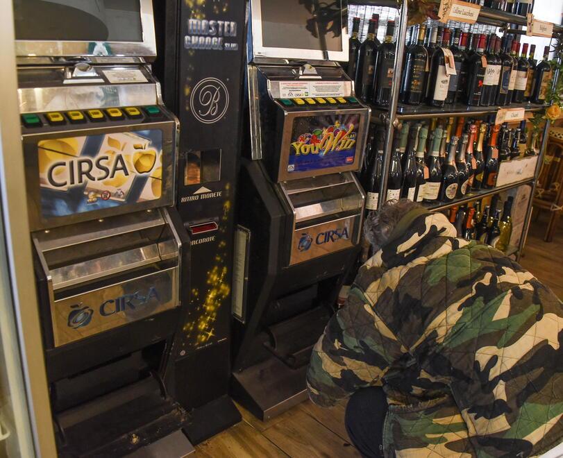 Porcari, la banda delle slot machine colpisce la trattoria Stefan<br>
