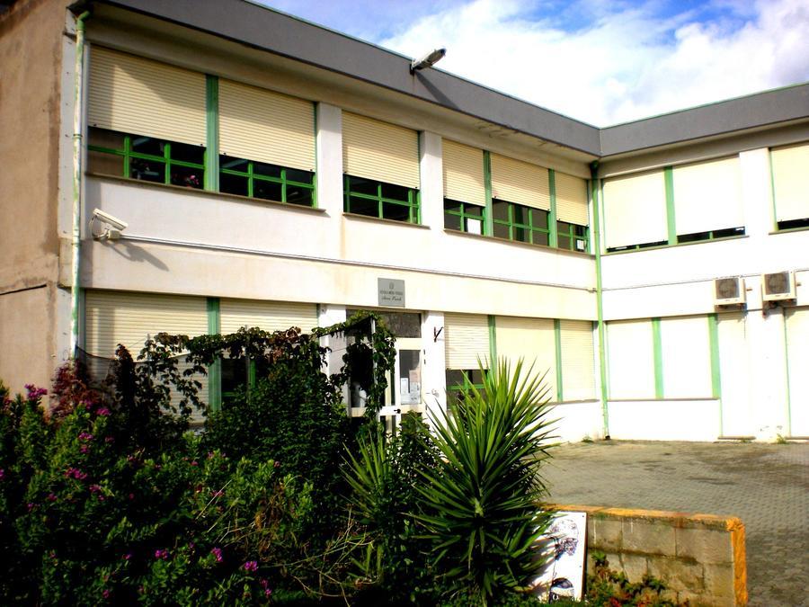 Porto Torres, vandali scatenati alla media Brunelleschi