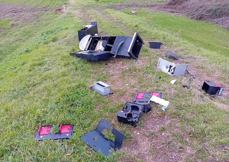 Lugnano, ladri al bar: rubano le slot machine, liquori, birra e mangiano cioccolata