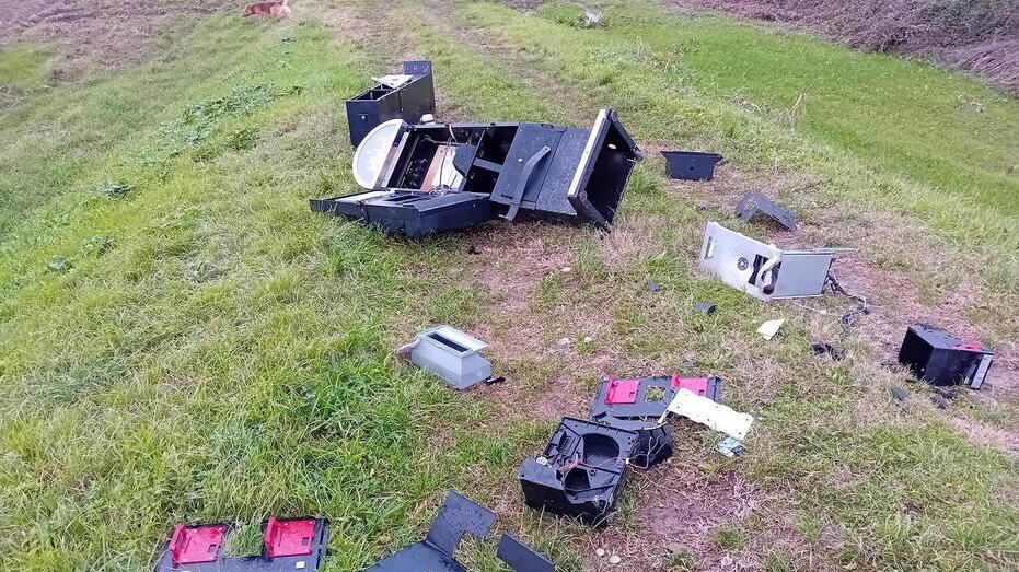 Lugnano, ladri al bar: rubano le slot machine, liquori, birra e mangiano cioccolata