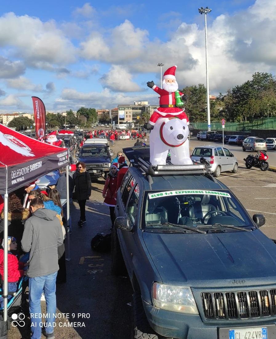 Sassari, elfi e babbi natale invadono le strade per un “Natale da rombo”