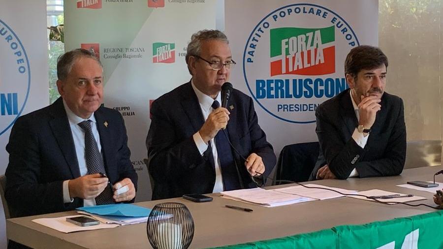 A sinistra il coordinatore provinciale di Forza Italia Carlo Bigongiari