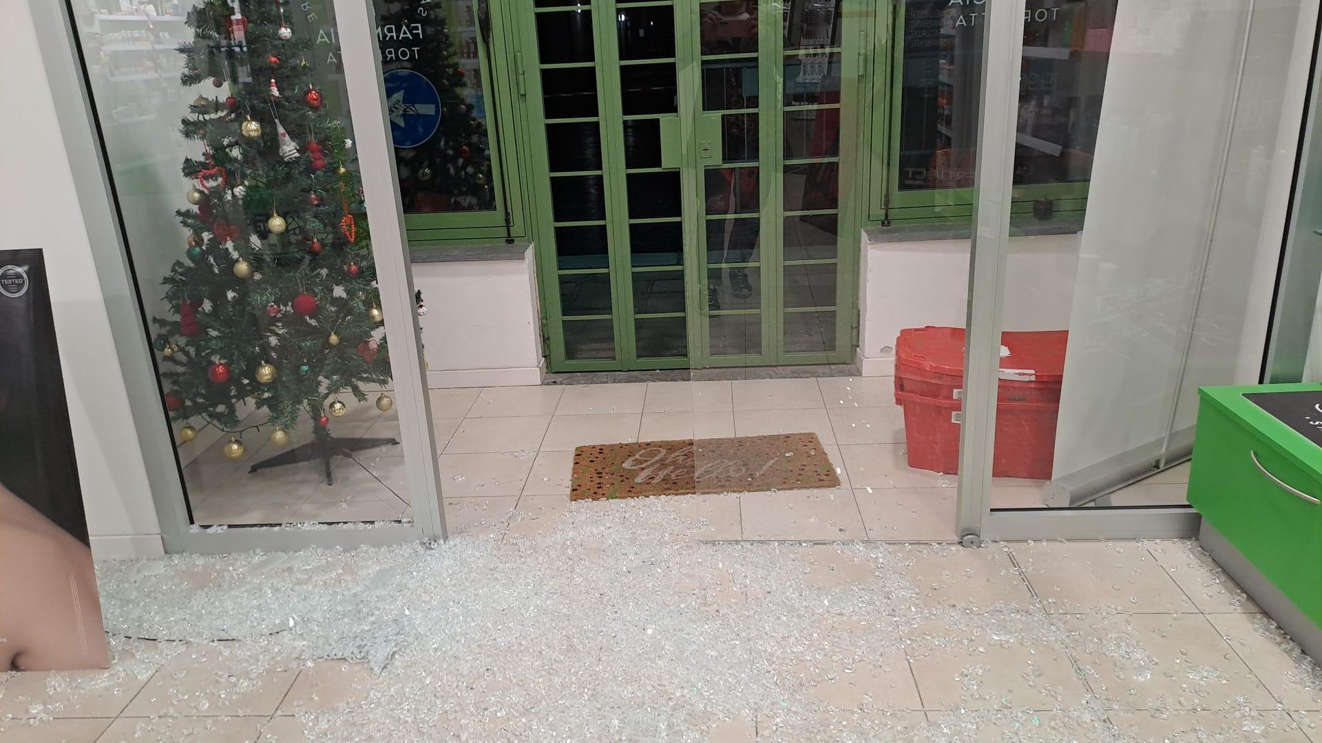 Livorno, furto nella notte alla farmacia Torretta