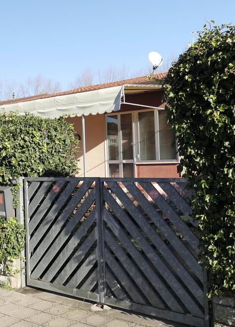 Lido di Camaiore, coppia di anziani rapinata in casa: mezz'ora di terrore in balia dei ladri<br>
