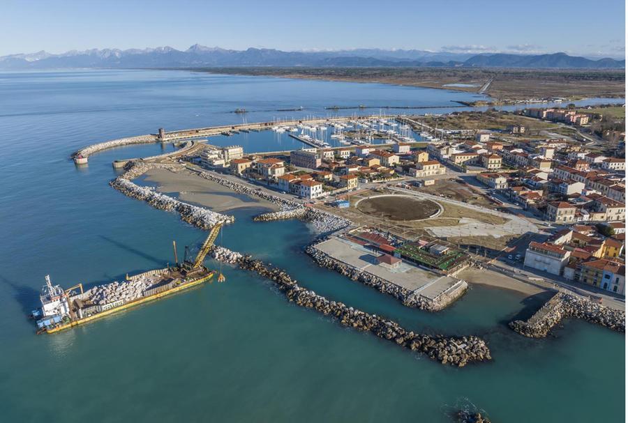 
	I lavori a Marina di Pisa (foto Fazio Muzzi)

