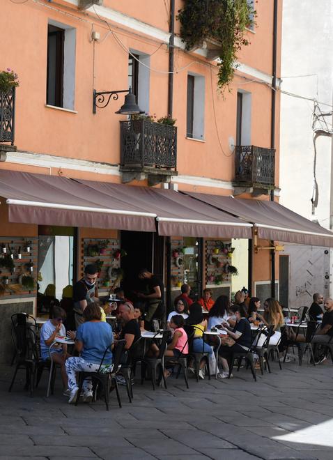 Nuoro la provincia con più bar in Italia: «Resistono alla crisi»