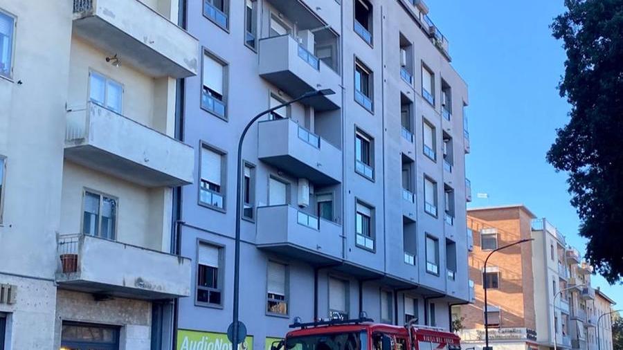 Grosseto, incendio in un appartamento in via Ximenes