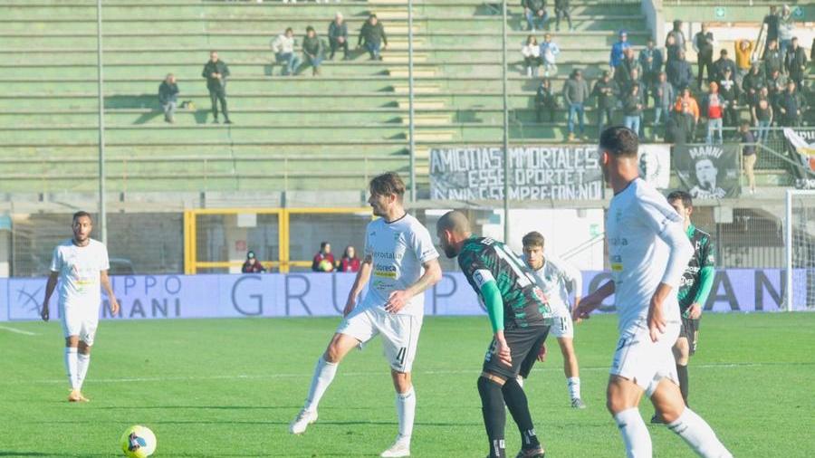 Serie C, l’Olbia crolla in casa contro il Pontedera