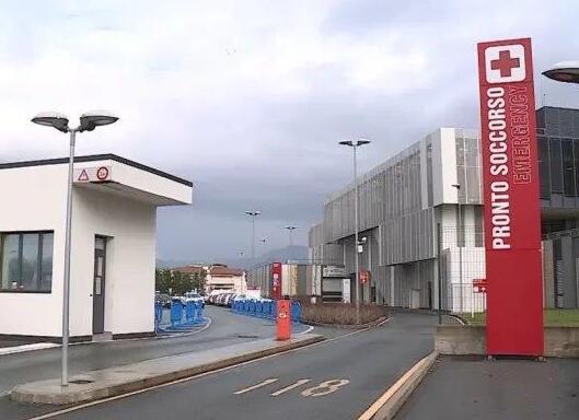 Lucca, a 86 anni resta sulla barella al pronto soccorso per 18 ore