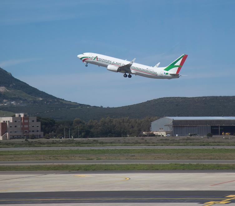 L’Alghero-Roma spostato alle 15, l'ex sindaco Mario Bruno: «Sempre più isolati»
