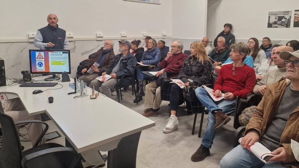 La lezione all’autoscuola Special (foto Agenzia Bf)
