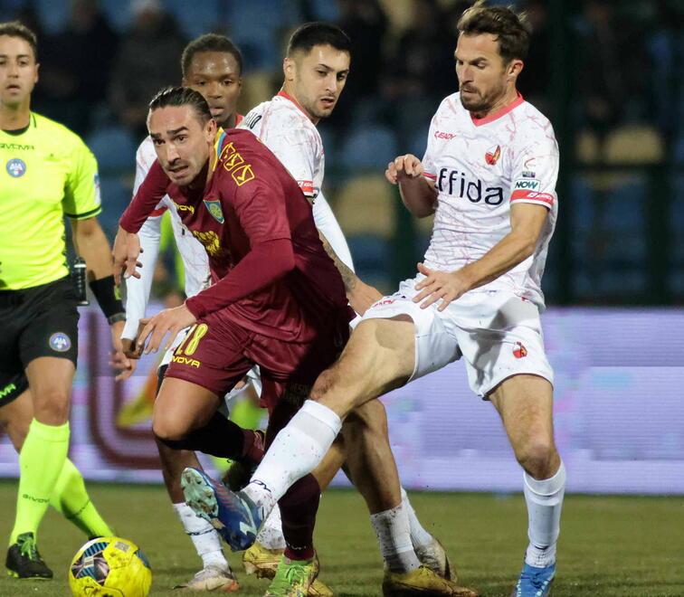 Gucher contrasta Capello