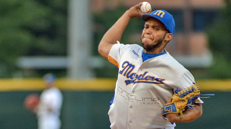 
	Erik Soto Lopez con la maglia di Modena


