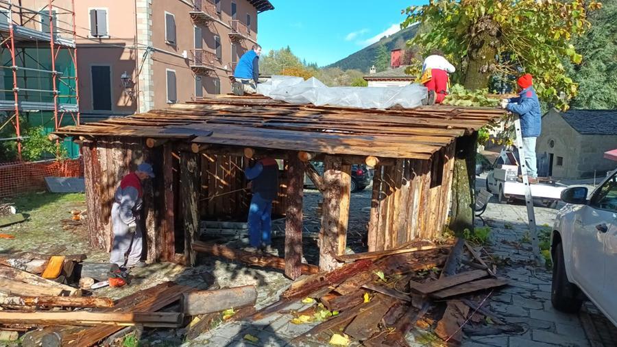 Tutta Fiumalbo nel presepe vivente e Gesù è sia bambino che bambina
