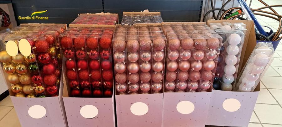 Natale sicuro a Olbia, sequestrati 8000 articoli fuori norma