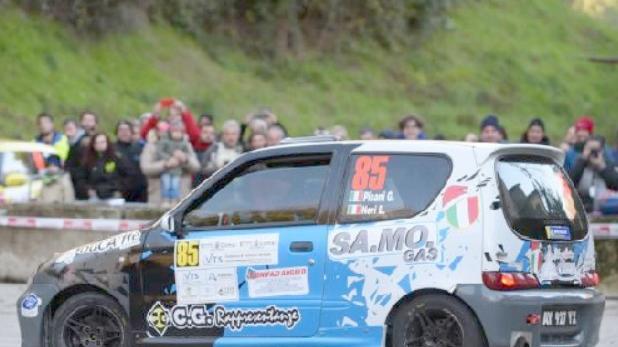 Pisani al volante della sua Fiat Seicento