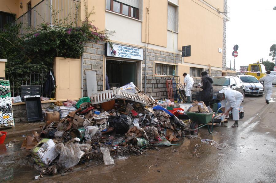 
	Una delle aziende di Olbia distrutte dal nubifragio

