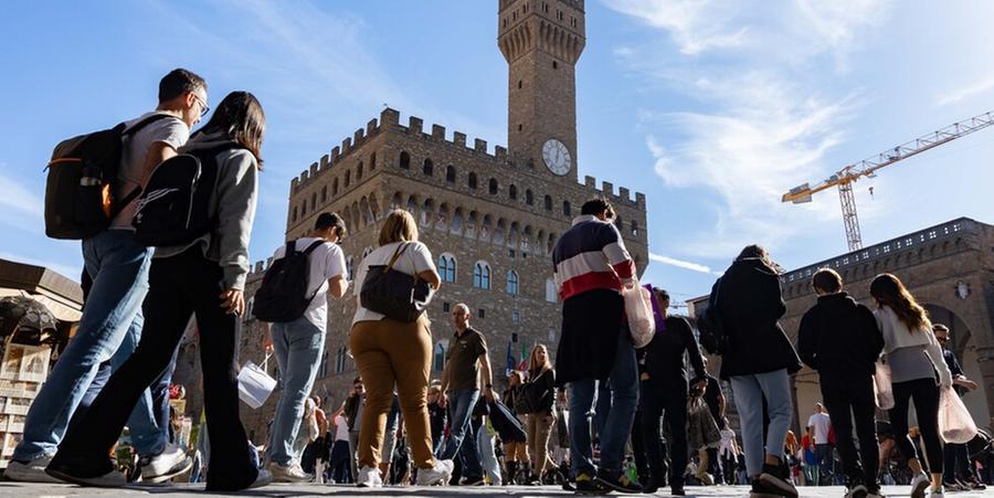 Imu cancellata sulla seconda casa per chi passa all’affitto “lungo”: la mossa di Nardella contro le locazioni brevi