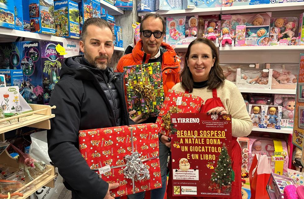 Natale a Pisa e Pontedera, l’ultimo “Regalo Sospeso”: «Felici di donare sorrisi»