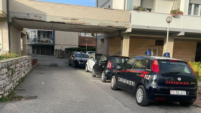 Livorno, trovato morto nella casa all’Ardenza: «Non lo vedevamo da qualche giorno»