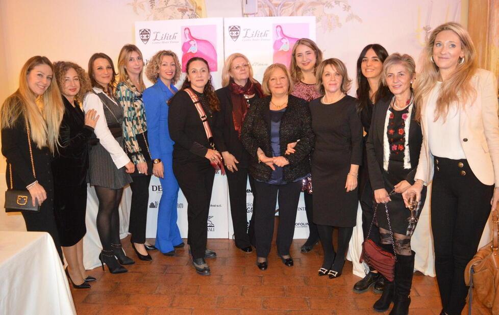 Le donne che hanno partecipato alla cena e che fanno parte del progetto che vede coinvolta Casa Matilda