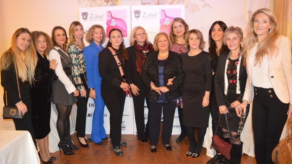 Le donne che hanno partecipato alla cena e che fanno parte del progetto che vede coinvolta Casa Matilda