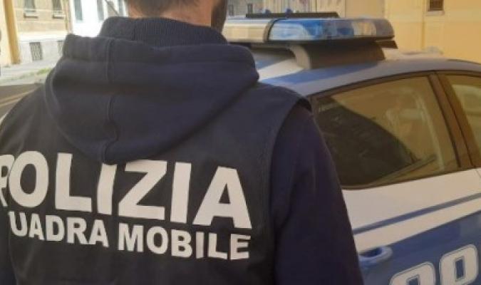Pistoia, abusi sulla figlia undicenne: operaio finisce in carcere