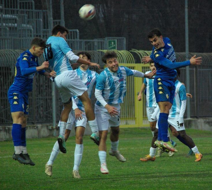 Un’azione dell’incontro perso dal Prato contro il Corticella (foto Zacchei)